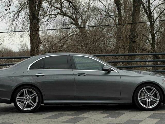 Серый Мерседес Е-Класс, объемом двигателя 2 л и пробегом 112 тыс. км за 29000 $, фото 3 на Automoto.ua