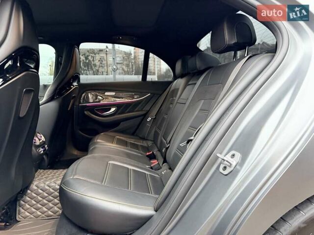 Серый Мерседес Е-Класс, объемом двигателя 3.98 л и пробегом 64 тыс. км за 89500 $, фото 31 на Automoto.ua