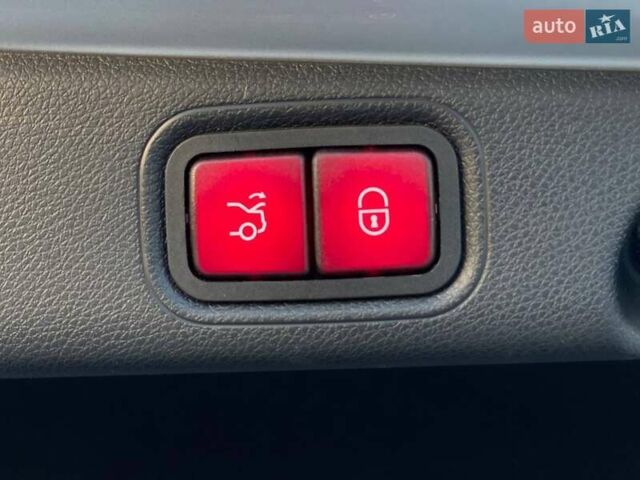 Сірий Мерседес Е-Клас, об'ємом двигуна 1.99 л та пробігом 94 тис. км за 29490 $, фото 66 на Automoto.ua