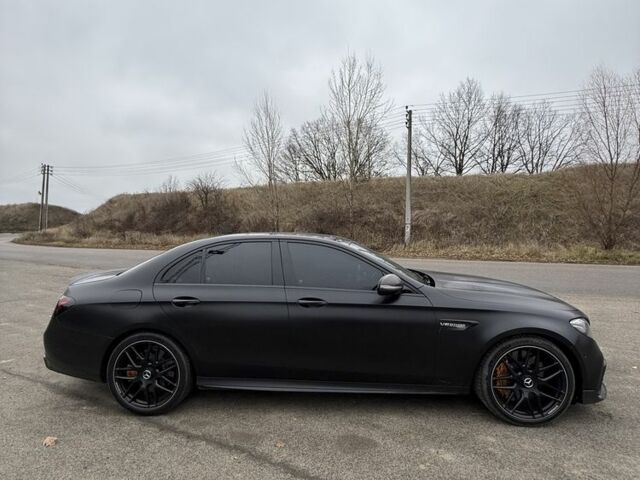 Серый Мерседес Е-Класс, объемом двигателя 4 л и пробегом 97 тыс. км за 79500 $, фото 2 на Automoto.ua