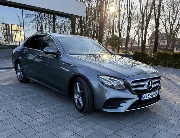 Сірий Мерседес Е-Клас, об'ємом двигуна 1.99 л та пробігом 115 тис. км за 31000 $, фото 3 на Automoto.ua