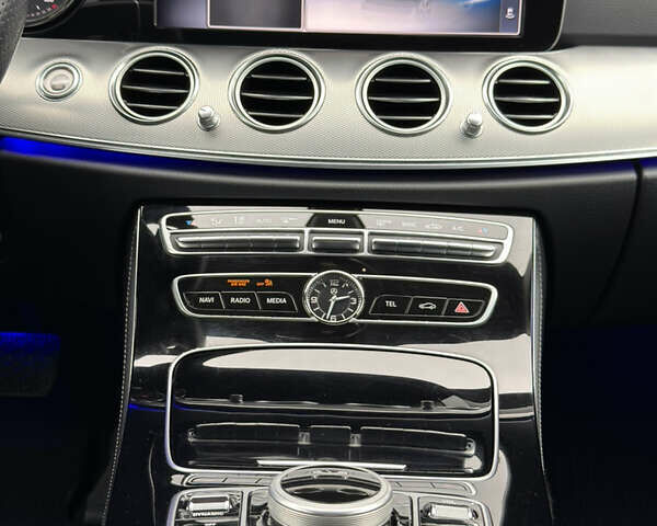 Сірий Мерседес Е-Клас, об'ємом двигуна 2 л та пробігом 225 тис. км за 29500 $, фото 26 на Automoto.ua