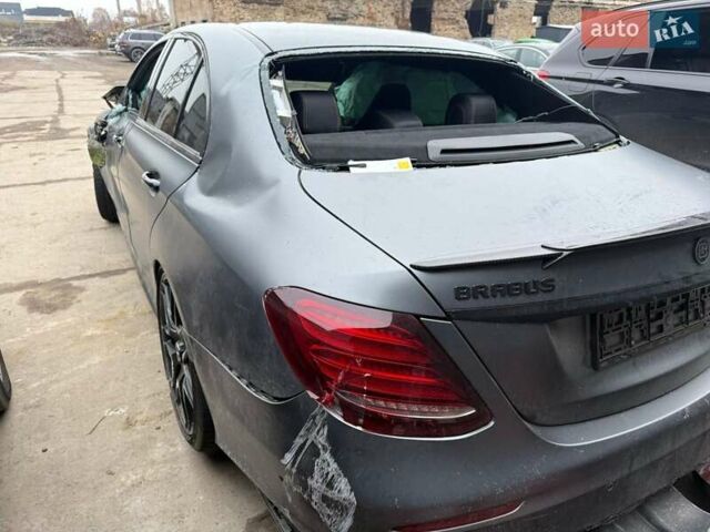 Сірий Мерседес Е-Клас, об'ємом двигуна 3.98 л та пробігом 90 тис. км за 32900 $, фото 5 на Automoto.ua