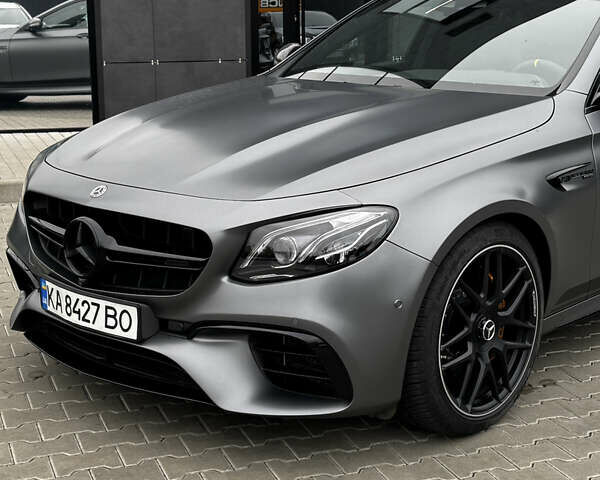 Сірий Мерседес Е-Клас, об'ємом двигуна 3.98 л та пробігом 76 тис. км за 74000 $, фото 3 на Automoto.ua