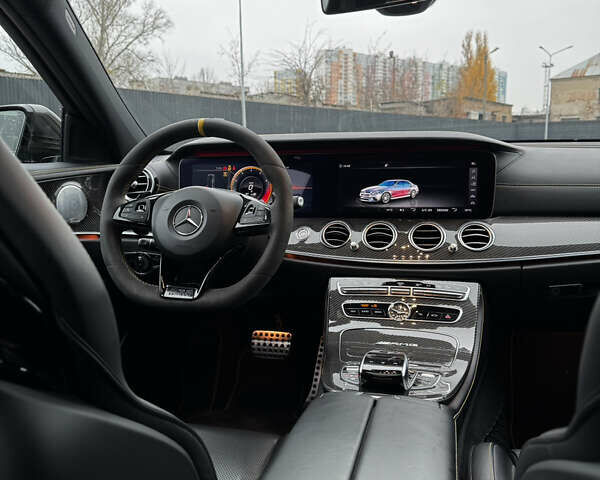 Сірий Мерседес Е-Клас, об'ємом двигуна 3.98 л та пробігом 76 тис. км за 74000 $, фото 17 на Automoto.ua