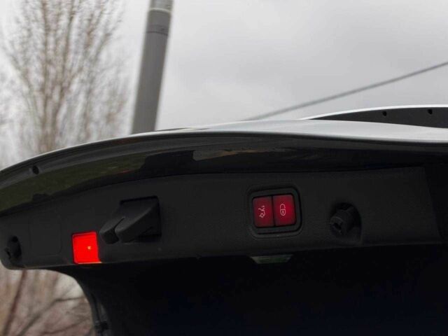 Серый Мерседес Е-Класс, объемом двигателя 2 л и пробегом 112 тыс. км за 29000 $, фото 19 на Automoto.ua