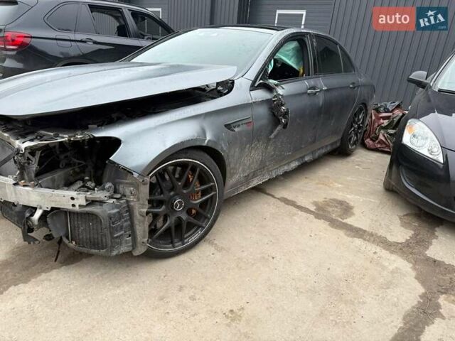 Сірий Мерседес Е-Клас, об'ємом двигуна 3.98 л та пробігом 90 тис. км за 32900 $, фото 3 на Automoto.ua