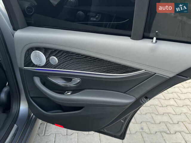 Серый Мерседес Е-Класс, объемом двигателя 3 л и пробегом 129 тыс. км за 49000 $, фото 86 на Automoto.ua