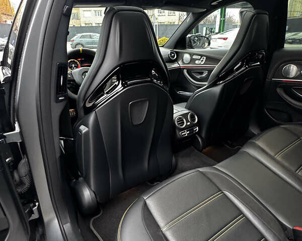 Сірий Мерседес Е-Клас, об'ємом двигуна 3.98 л та пробігом 76 тис. км за 74000 $, фото 15 на Automoto.ua