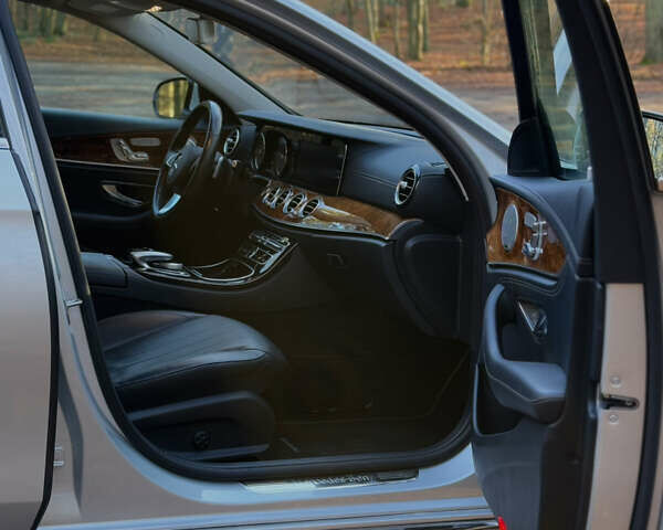 Сірий Мерседес Е-Клас, об'ємом двигуна 1.99 л та пробігом 109 тис. км за 28500 $, фото 13 на Automoto.ua