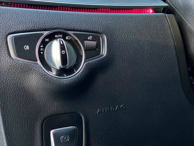 Серый Мерседес Е-Класс, объемом двигателя 2 л и пробегом 94 тыс. км за 30990 $, фото 11 на Automoto.ua