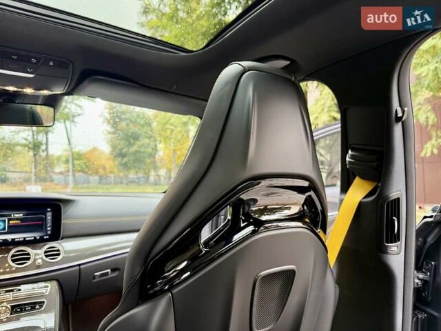 Сірий Мерседес Е-Клас, об'ємом двигуна 3.98 л та пробігом 17 тис. км за 96500 $, фото 31 на Automoto.ua