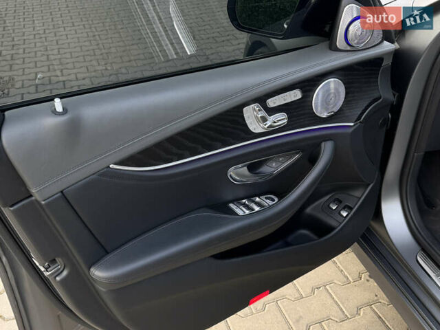 Серый Мерседес Е-Класс, объемом двигателя 3 л и пробегом 129 тыс. км за 49000 $, фото 75 на Automoto.ua