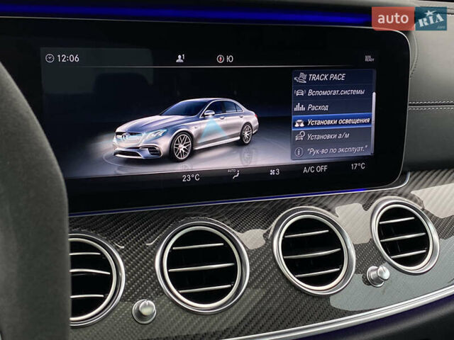 Серый Мерседес Е-Класс, объемом двигателя 3.98 л и пробегом 55 тыс. км за 72990 $, фото 18 на Automoto.ua