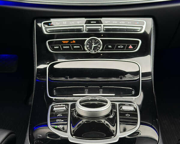 Сірий Мерседес Е-Клас, об'ємом двигуна 2 л та пробігом 225 тис. км за 29500 $, фото 27 на Automoto.ua