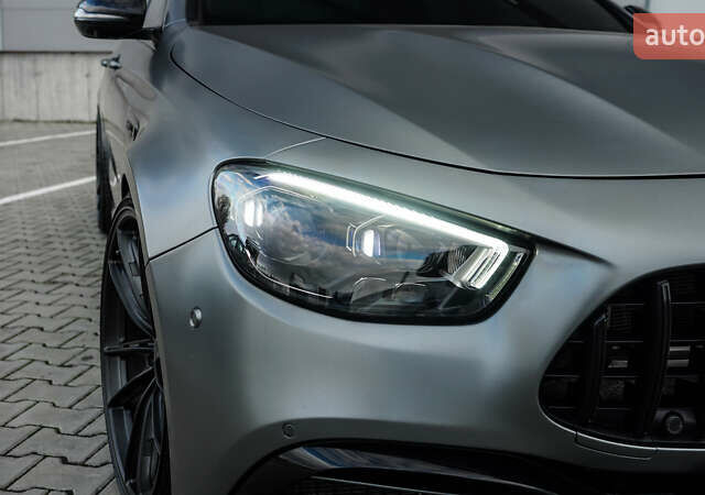 Серый Мерседес Е-Класс, объемом двигателя 4 л и пробегом 42 тыс. км за 89000 $, фото 3 на Automoto.ua