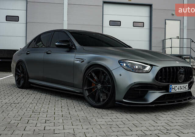 Серый Мерседес Е-Класс, объемом двигателя 4 л и пробегом 42 тыс. км за 89000 $, фото 2 на Automoto.ua