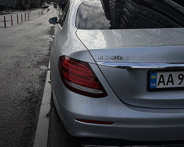 Серый Мерседес Е-Класс, объемом двигателя 1.99 л и пробегом 123 тыс. км за 36000 $, фото 4 на Automoto.ua