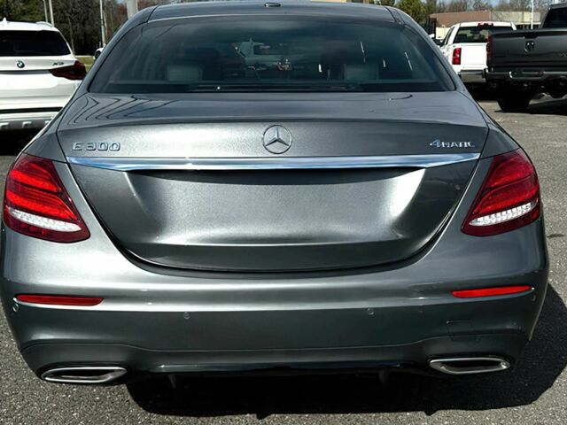 Серый Мерседес Е-Класс, объемом двигателя 2 л и пробегом 48 тыс. км за 9150 $, фото 4 на Automoto.ua