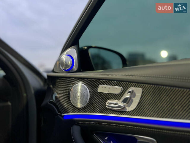 Серый Мерседес Е-Класс, объемом двигателя 4 л и пробегом 44 тыс. км за 78999 $, фото 30 на Automoto.ua