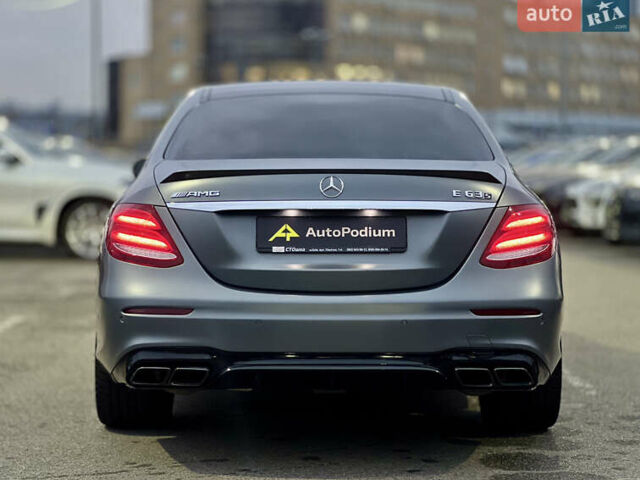Серый Мерседес Е-Класс, объемом двигателя 4 л и пробегом 44 тыс. км за 78999 $, фото 9 на Automoto.ua