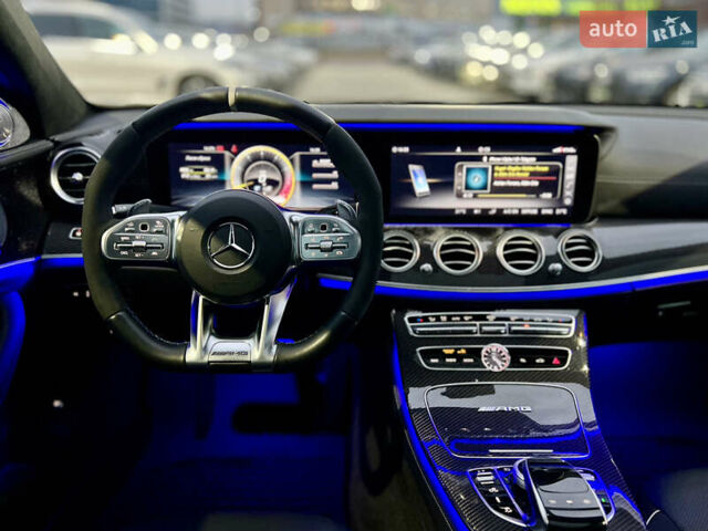 Серый Мерседес Е-Класс, объемом двигателя 4 л и пробегом 44 тыс. км за 78999 $, фото 35 на Automoto.ua