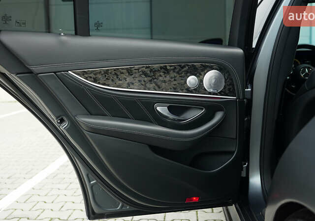 Серый Мерседес Е-Класс, объемом двигателя 4 л и пробегом 42 тыс. км за 89000 $, фото 37 на Automoto.ua