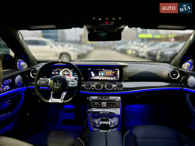 Серый Мерседес Е-Класс, объемом двигателя 4 л и пробегом 44 тыс. км за 78999 $, фото 32 на Automoto.ua