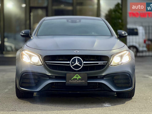 Серый Мерседес Е-Класс, объемом двигателя 4 л и пробегом 44 тыс. км за 78999 $, фото 5 на Automoto.ua