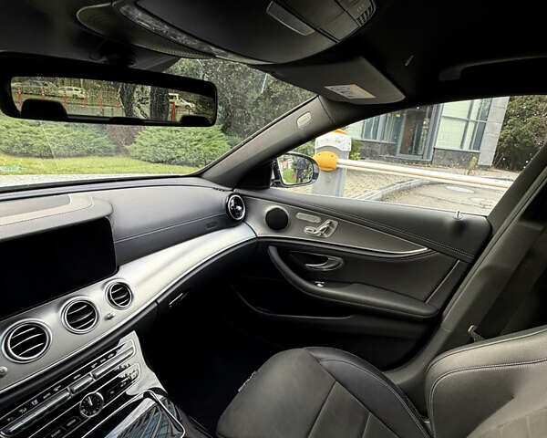 Серый Мерседес Е-Класс, объемом двигателя 1.99 л и пробегом 123 тыс. км за 36000 $, фото 15 на Automoto.ua