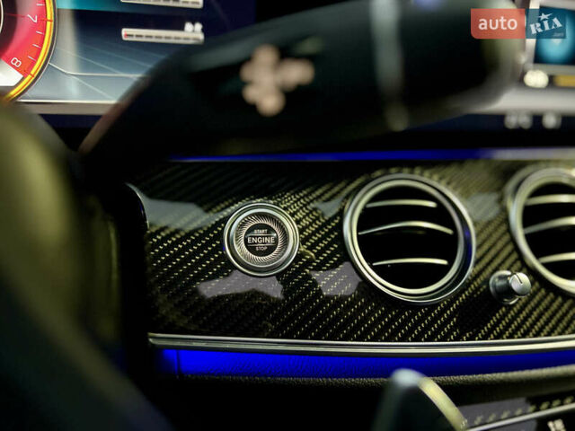 Серый Мерседес Е-Класс, объемом двигателя 4 л и пробегом 44 тыс. км за 78999 $, фото 52 на Automoto.ua