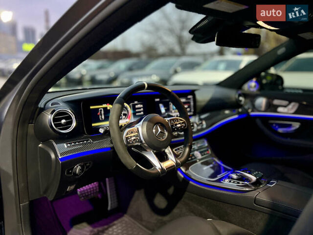 Серый Мерседес Е-Класс, объемом двигателя 4 л и пробегом 44 тыс. км за 78999 $, фото 21 на Automoto.ua