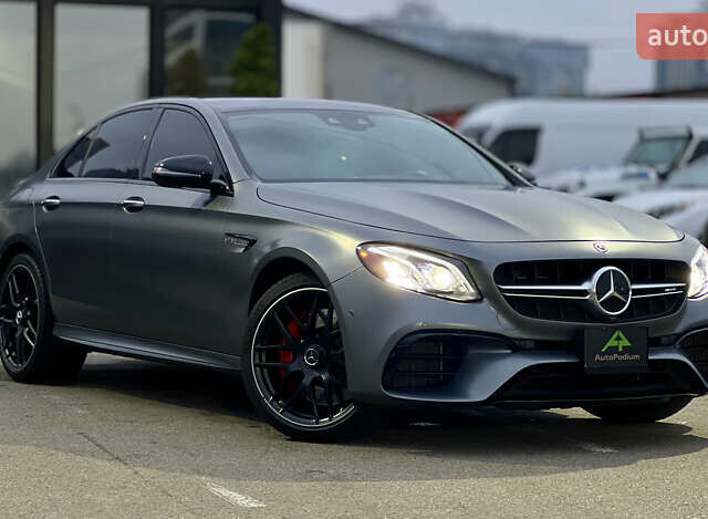 Серый Мерседес Е-Класс, объемом двигателя 4 л и пробегом 44 тыс. км за 78999 $, фото 2 на Automoto.ua