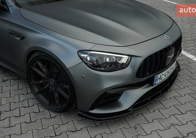 Серый Мерседес Е-Класс, объемом двигателя 4 л и пробегом 42 тыс. км за 89000 $, фото 1 на Automoto.ua