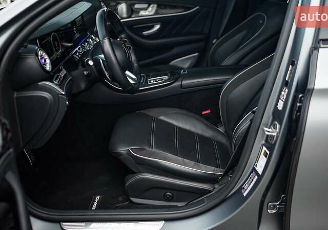 Серый Мерседес Е-Класс, объемом двигателя 4 л и пробегом 42 тыс. км за 89000 $, фото 19 на Automoto.ua