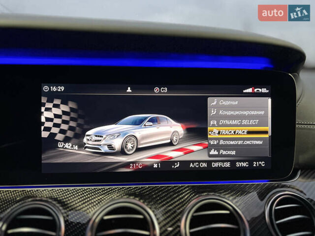 Серый Мерседес Е-Класс, объемом двигателя 4 л и пробегом 44 тыс. км за 78999 $, фото 47 на Automoto.ua