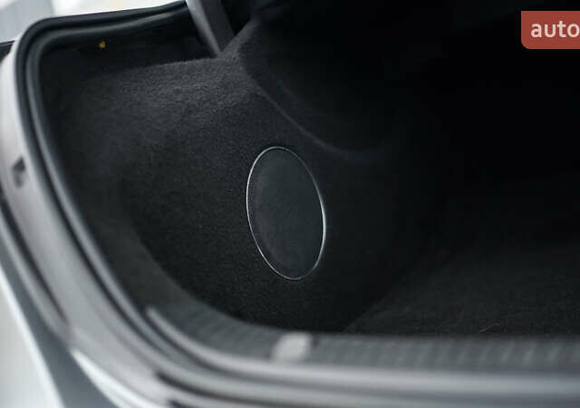 Серый Мерседес Е-Класс, объемом двигателя 4 л и пробегом 42 тыс. км за 89000 $, фото 14 на Automoto.ua