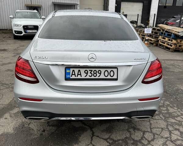 Сірий Мерседес Е-Клас, об'ємом двигуна 1.99 л та пробігом 123 тис. км за 39000 $, фото 2 на Automoto.ua
