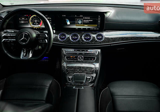 Серый Мерседес Е-Класс, объемом двигателя 4 л и пробегом 42 тыс. км за 89000 $, фото 41 на Automoto.ua