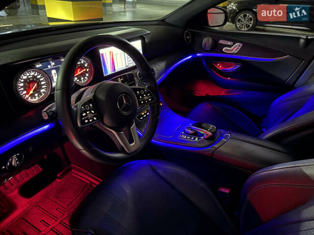 Серый Мерседес Е-Класс, объемом двигателя 1.99 л и пробегом 135 тыс. км за 31700 $, фото 4 на Automoto.ua