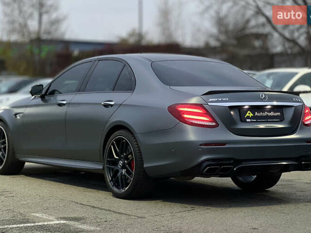 Серый Мерседес Е-Класс, объемом двигателя 4 л и пробегом 44 тыс. км за 78999 $, фото 8 на Automoto.ua