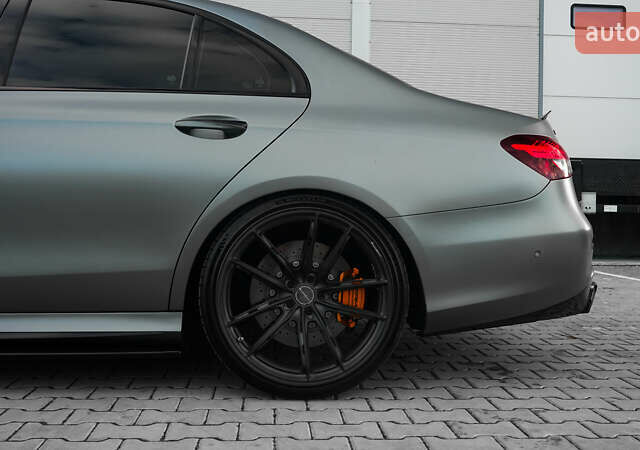 Серый Мерседес Е-Класс, объемом двигателя 4 л и пробегом 42 тыс. км за 89000 $, фото 17 на Automoto.ua