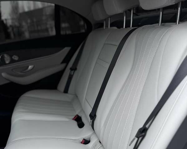 Сірий Мерседес Е-Клас, об'ємом двигуна 1.99 л та пробігом 41 тис. км за 48700 $, фото 38 на Automoto.ua