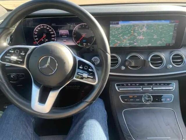 Сірий Мерседес Е-Клас, об'ємом двигуна 2 л та пробігом 107 тис. км за 27000 $, фото 4 на Automoto.ua