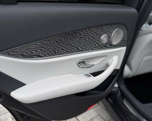 Сірий Мерседес Е-Клас, об'ємом двигуна 1.99 л та пробігом 41 тис. км за 48700 $, фото 36 на Automoto.ua