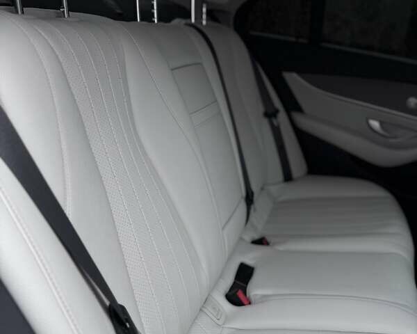 Сірий Мерседес Е-Клас, об'ємом двигуна 1.99 л та пробігом 41 тис. км за 48700 $, фото 40 на Automoto.ua