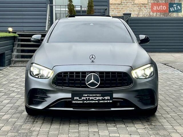Серый Мерседес Е-Класс, объемом двигателя 3 л и пробегом 108 тыс. км за 52900 $, фото 2 на Automoto.ua