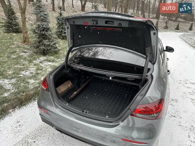 Сірий Мерседес Е-Клас, об'ємом двигуна 1.95 л та пробігом 68 тис. км за 54500 $, фото 2 на Automoto.ua