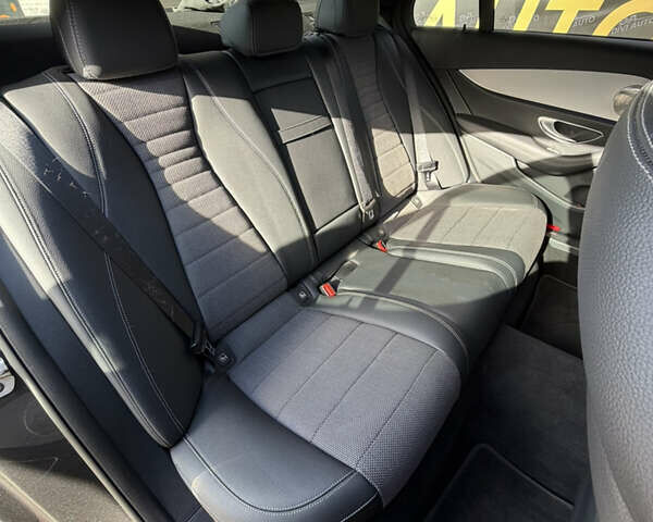 Сірий Мерседес Е-Клас, об'ємом двигуна 1.95 л та пробігом 175 тис. км за 45900 $, фото 6 на Automoto.ua