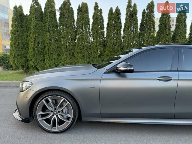 Сірий Мерседес Е-Клас, об'ємом двигуна 3 л та пробігом 50 тис. км за 85000 $, фото 2 на Automoto.ua